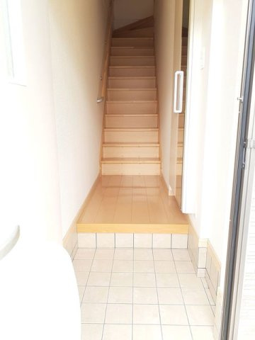 ベルグラ－ス　Ｂの玄関