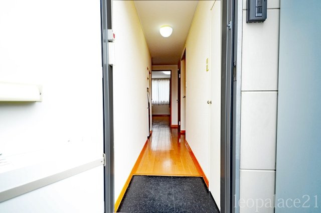 レオパレストレーゾールの玄関|備品や設備仕様は号室等により異なります現地をご確認下さい。　