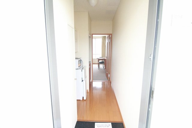 レオパレスアビタシオンの玄関|備品や設備仕様は号室等により異なります現地をご確認下さい。