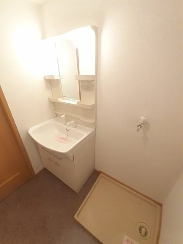 セントラルヒルズの洗面所|スペースが確保できる洗面所です