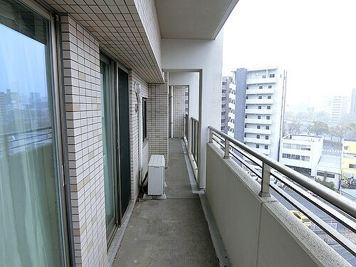 ライオンズ比治山本町のバルコニー|リビング側バルコニー　※内装工事前