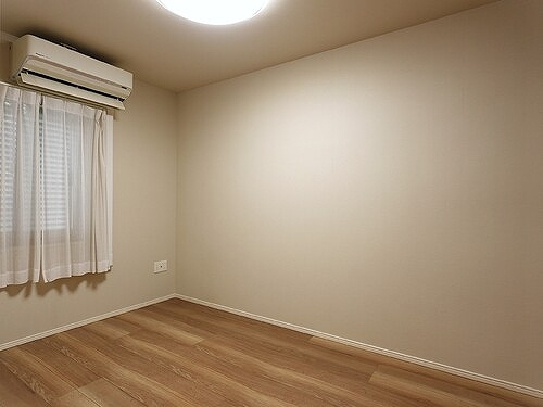 ライオンズ比治山本町の居間・リビング|洋室（約5.5畳）　※内装工事前