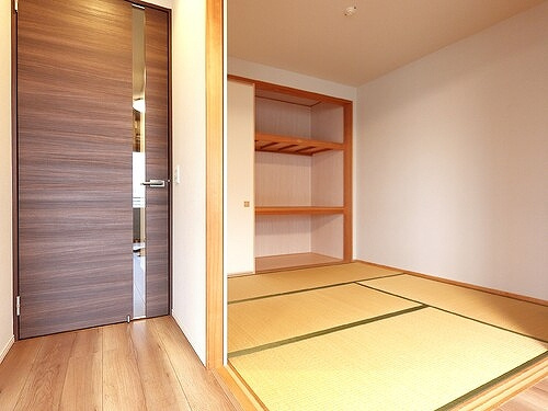 ライオンズ比治山本町の居間・リビング|和室（約4.5畳）・押入　※内装工事前