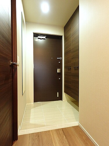ライオンズ比治山本町の玄関|玄関・玄関収納　※内装工事前