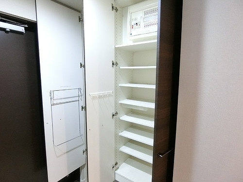 ライオンズ比治山本町の収納|玄関収納　※内装工事前