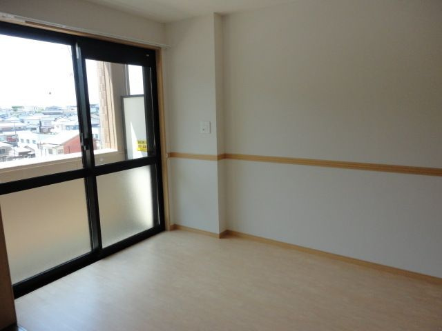 サンライズの洋室