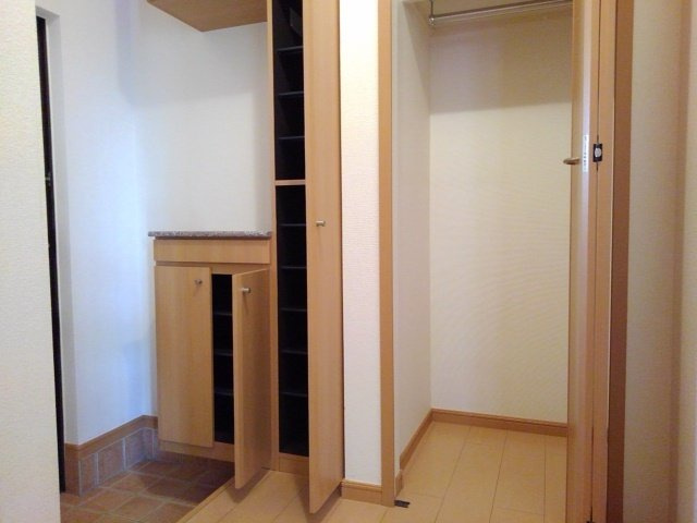 プリュジュールⅡの玄関