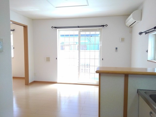 プリュジュールⅡの居間・リビング