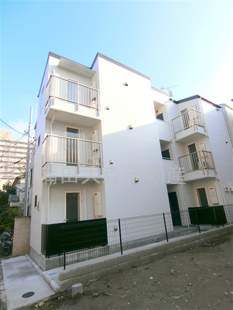 ディモーラ蒲田の外観|2019年12月築　木造地上3階建て総戸数6戸インターネット無料
東京都大田区蒲田1丁目　JR京浜東北線蒲田駅徒歩10分、京浜急行本線京急蒲田駅徒歩14分