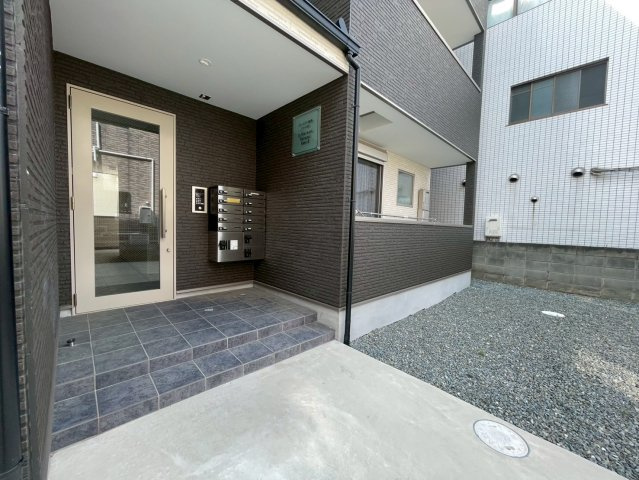 ジーメゾン垂水イースト2のエントランス