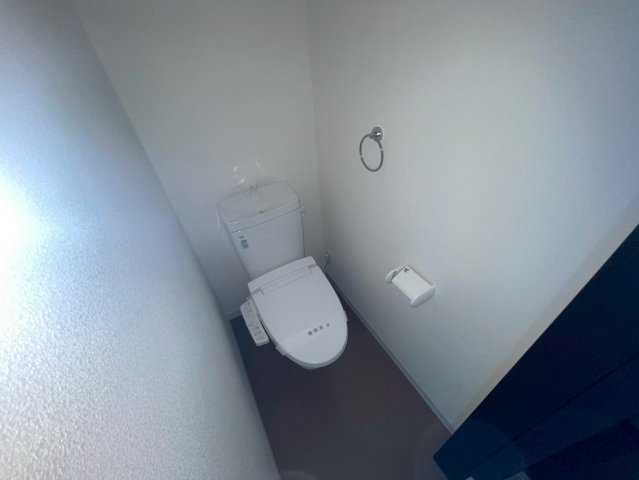 ジーメゾン垂水イースト2のトイレ