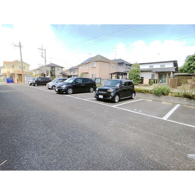 【駐車場】 | ピーノヴェントＢ | 車をお持ちの方に嬉しい駐車場付きの物件です