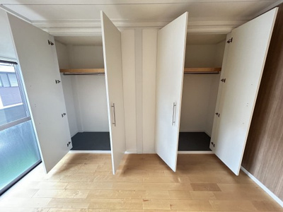 【収納】 | ＣＲＯＷＮ ＣＯＲＰＯⅠ201 | クローゼット2ヶ所