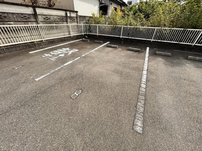 【駐車場】 | ＣＲＯＷＮ ＣＯＲＰＯⅠ201 | 駐車場1台込み（区画番号B）