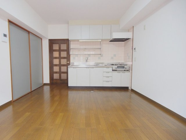 アゼリア祇園の居間・リビング