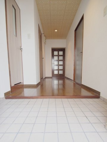 アゼリア祇園の玄関