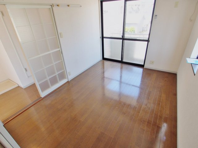 セジュールUの寝室|写真は角部屋の写真です