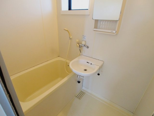 セジュールUの浴室|写真は角部屋の写真です