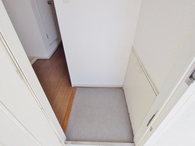 セジュールUの玄関|写真は角部屋の写真です