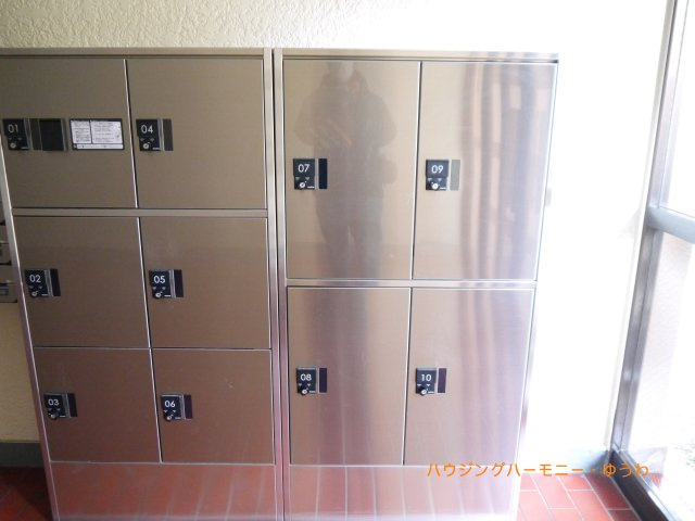 【ロビー】 | キャニオンマンションあずさわ | 清潔感と歓迎感があるエントランスホールとなります。