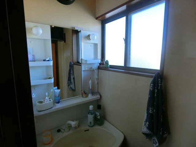 前橋市山王町　中古住宅の独立洗面台