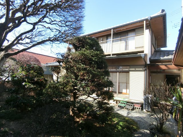 前橋市山王町　中古住宅の庭|お庭でゆったりと過ごせます