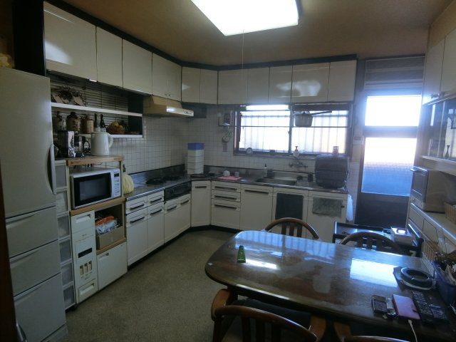 前橋市山王町　中古住宅のキッチン|使いやすいキッチンです(1F)
