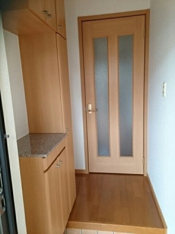 フレスクーラＥの玄関