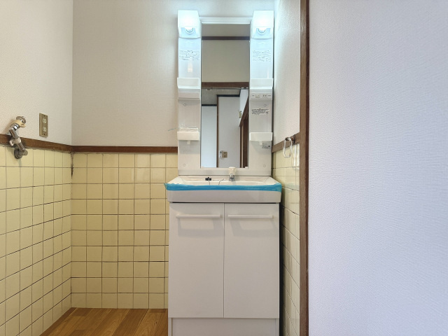 中本借家の洗面所