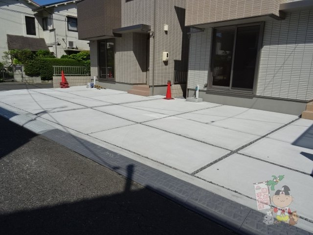 ユリアガーデンの駐車場