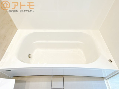 【浴室】 | 清水区入江三丁目　新築戸建　全1棟 | 脚を伸ばしてリフレッシュ♪広々湯舟でお湯に浸かれば疲労回復効果につながります♪
