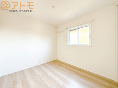 【子供部屋】 | 清水区入江三丁目　新築戸建　全1棟 | 壁と床がシンプルな色合いだからこそ自分だけの空間を作れます♪お部屋作りのイメージは順調でしょうか♪