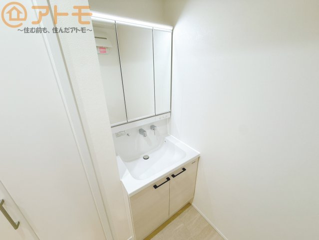 【独立洗面台】 | 清水区入江三丁目　新築戸建　全1棟 | 壁付け水栓の洗面台は水垢がたまりにくく、お掃除がしやすいですね♪