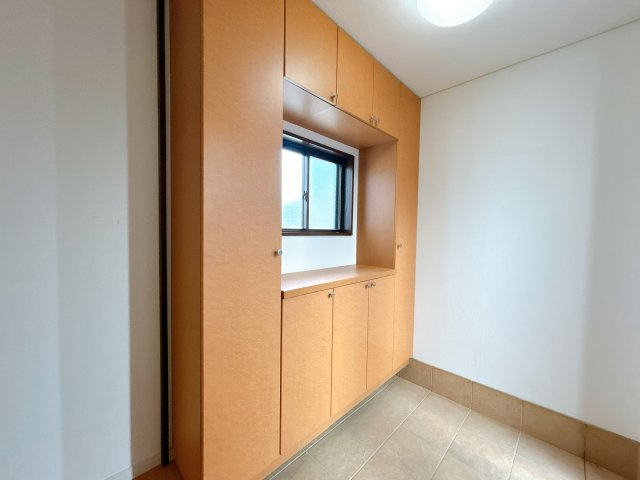 西条市樋之口183-12　中古住宅の玄関