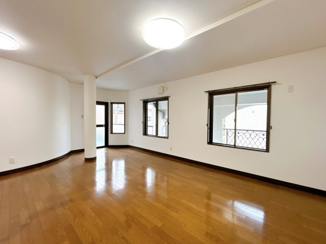 西条市樋之口183-12　中古住宅の居間・リビング