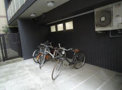 【その他共用部分】 | Ks Noir | 自転車置き場。