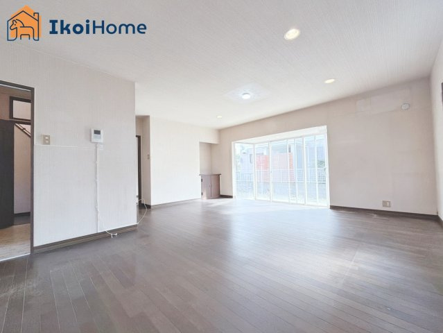 神戸市西区桜が丘東町５丁目　中古戸建の居間・リビング|【ホームページに現地動画掲載中】●年中無休：当日予約可●家具・家電は住宅ローンに組込み可能！