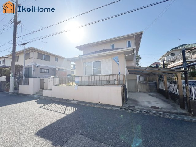 神戸市西区桜が丘東町５丁目　中古戸建の駐車場|【ホームページに現地動画掲載中】●年中無休：当日予約可●お車は1台駐車可能です。カーポート付！