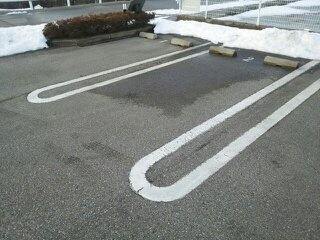 【駐車場】 | サイモンＳＩＸ