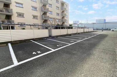 【駐車場】 | ビレッジハウス招提3号棟 | 駐車場があります