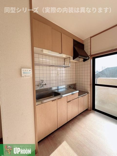 ルネッサンス雅A棟のキッチン