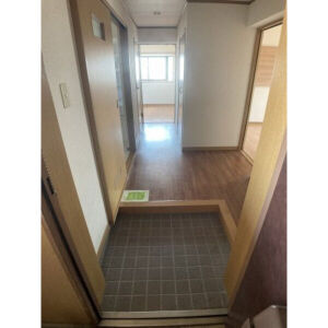 ルネッサンス雅A棟の玄関