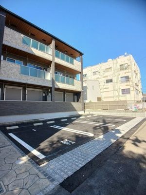 【駐車場】 | ヒカルサ和歌山本町 | 駐車場完備です