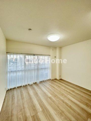 南砂キャピタルコータースの子供部屋|【子供部屋】お子様を持つ家庭の約6割が「家族や子どものため」に購入を希望。入学後の転校を避け、広い空間でのびのび育てたいなどの親心が、家探しのきっかけになっているようです。