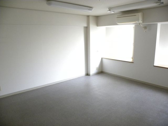 S．I．ハイツ芦屋の内装|明るい色調の室内です