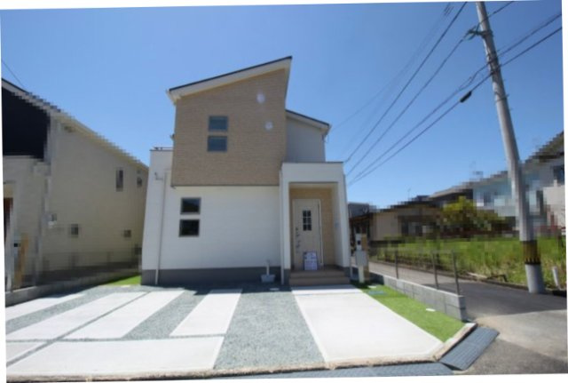 介良乙　新築戸建　1号棟【太陽光発電システム　7.56kw】（全3区画）　の外観|1階　16.25LDK　和洋室4.5帖　2階　5.25帖+CL  7.0帖+WIC  7.37帖+WIC+書斎1.5帖
