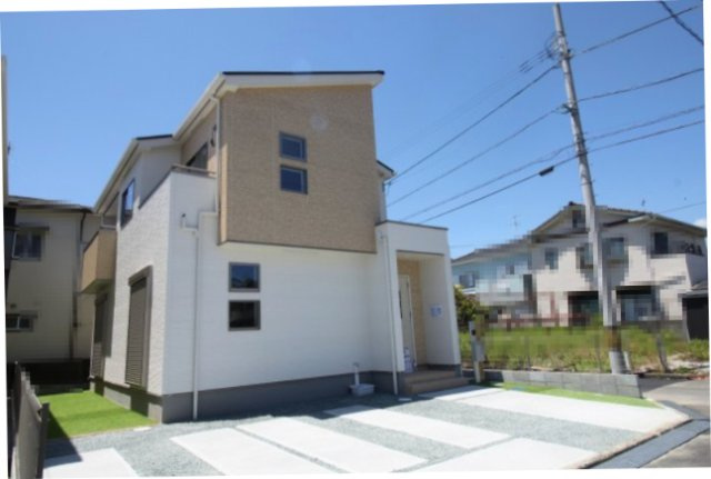 介良乙　新築戸建　1号棟【太陽光発電システム　7.56kw】（全3区画）　の外観|完成しました！　1号棟　土地面積　139.77㎡　（約42.28坪）