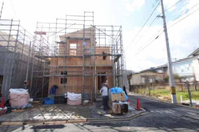 介良乙　新築戸建　1号棟【太陽光発電システム　7.56kw】（全3区画）　の外観|建築中　1号棟　土地面積　139.77㎡　（約42.28坪）