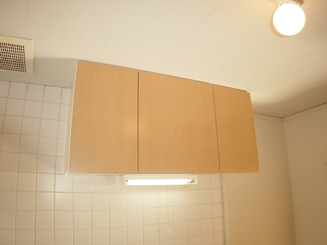 タウニー緑ケ丘のキッチン|キッチン吊戸棚