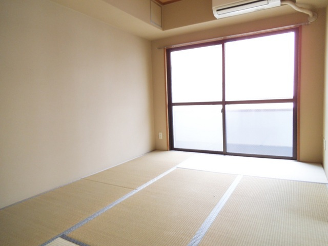 カーサフィオーレの和室|日当り良好ですよ♪